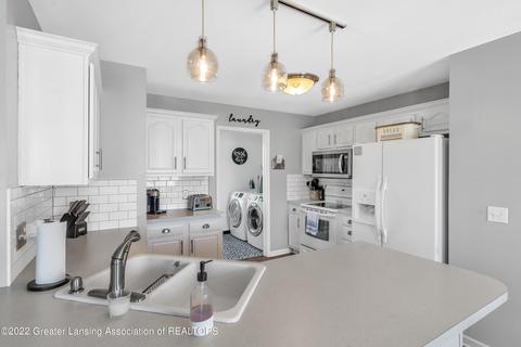 1093 N Cranbrook Ln, Mason, MI 48854 photo 9