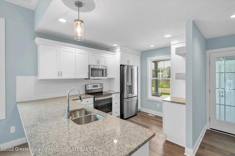 5310 Hawk Hollow Dr E, Bath, MI 48808 photo 7