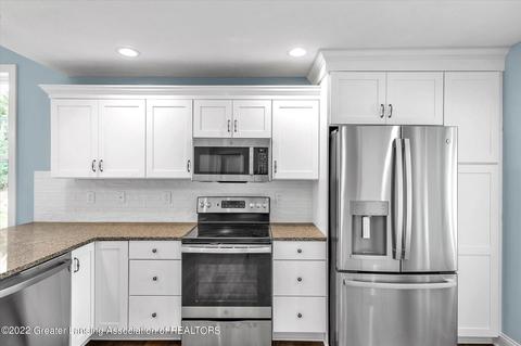 5310 Hawk Hollow Dr E, Bath, MI 48808 photo 8
