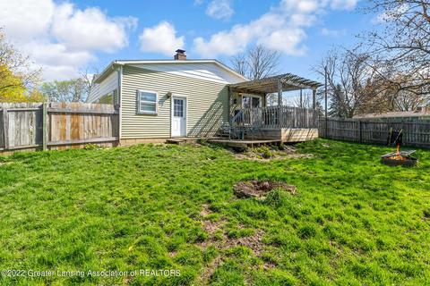 810 E Mcconnell St, Saint Johns, MI 48879 photo 2