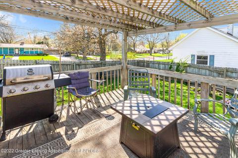 810 E Mcconnell St, Saint Johns, MI 48879 photo 4