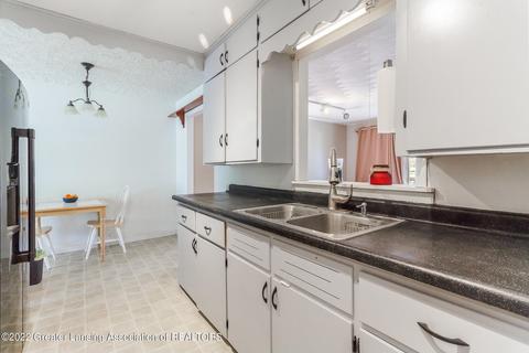 810 E Mcconnell St, Saint Johns, MI 48879 photo 9