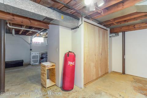 810 E Mcconnell St, Saint Johns, MI 48879 photo 17