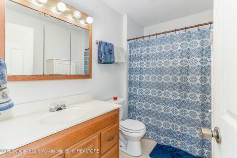 810 E Mcconnell St, Saint Johns, MI 48879 photo 14