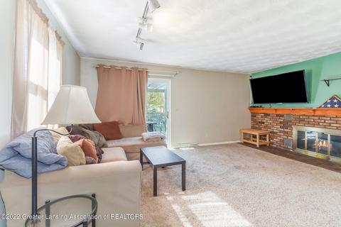810 E Mcconnell St, Saint Johns, MI 48879 photo 10