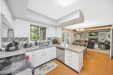 839 Spring Mill Dr, Haslett, MI 48840 photo 9