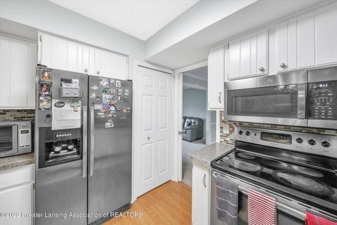 839 Spring Mill Dr, Haslett, MI 48840 photo 12