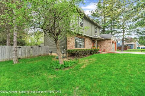 839 Spring Mill Dr, Haslett, MI 48840 photo 2
