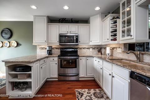 1254 Wineleaf Ln, Dewitt, MI 48820 photo 12