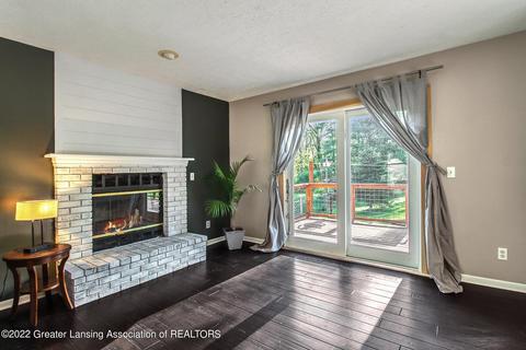 903 E Geneva Dr, Dewitt, MI 48820 photo 4