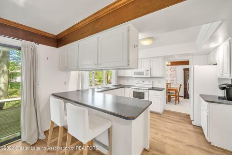 3801 Binghampton Dr, Okemos, MI 48864 photo 12
