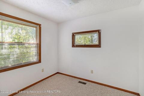 534 Florence St, Lansing, MI 48910 photo 7