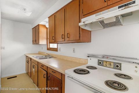 534 Florence St, Lansing, MI 48910 photo 6