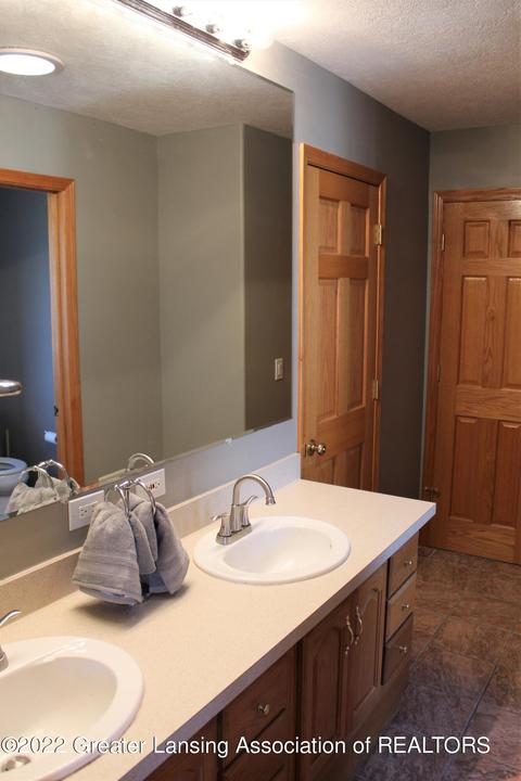 16770 Cedarbrook Dr, Haslett, MI 48840 photo 31