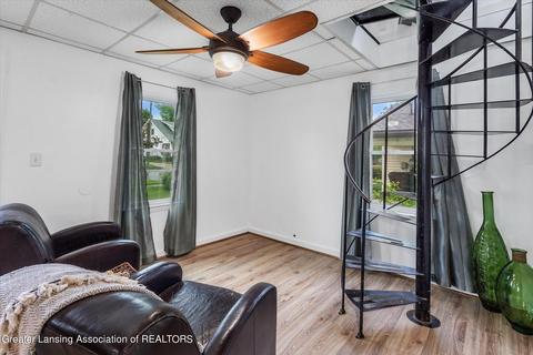625 E Cavanaugh Rd, Lansing, MI 48910 photo 9