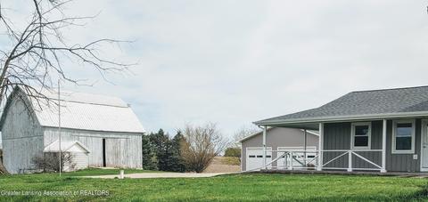 668 E Columbia Rd, Mason, MI 48854 photo 3