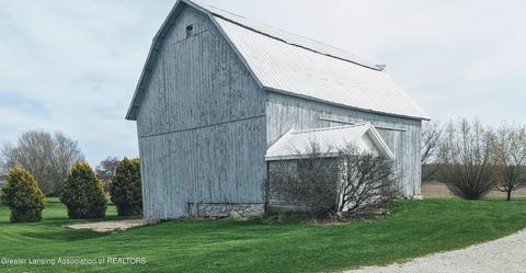 668 E Columbia Rd, Mason, MI 48854 photo 5