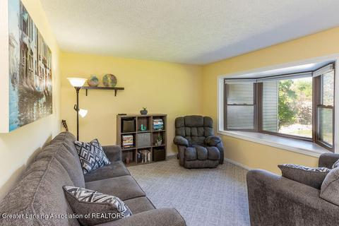 1305 Redpole Dr, Dewitt, MI 48820 photo 4