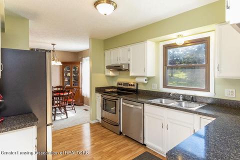 1305 Redpole Dr, Dewitt, MI 48820 photo 8