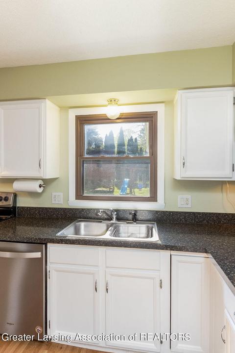 1305 Redpole Dr, Dewitt, MI 48820 photo 9