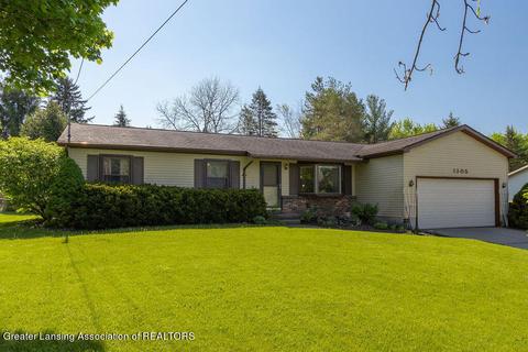 1305 Redpole Dr, Dewitt, MI 48820 photo 2