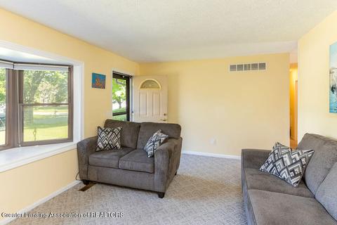 1305 Redpole Dr, Dewitt, MI 48820 photo 5