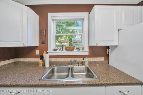 1510 Sheldon St, Lansing, MI 48906 photo 10