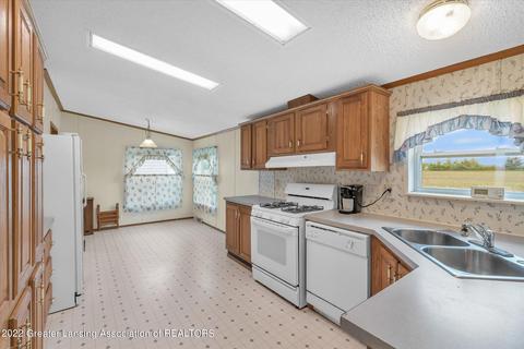 9190 Camden, Waldron, MI 49288 photo 3