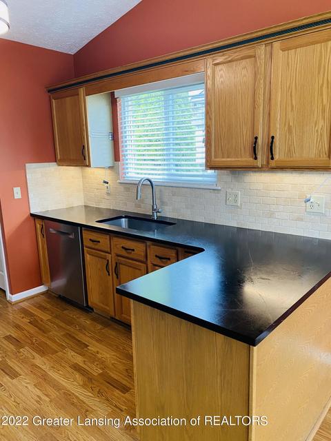 2750 Silver Tree Ct, Howell, MI 48843 photo 9