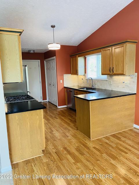 2750 Silver Tree Ct, Howell, MI 48843 photo 7