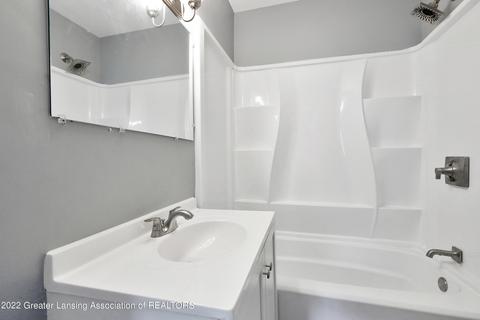 2108 Lyons Ave, Lansing, MI 48910 photo 16