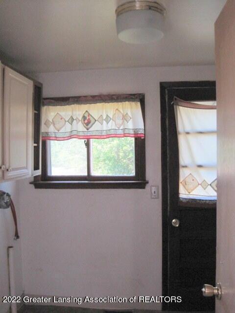1317 E Willoughby Rd, Lansing, MI 48911 photo 6