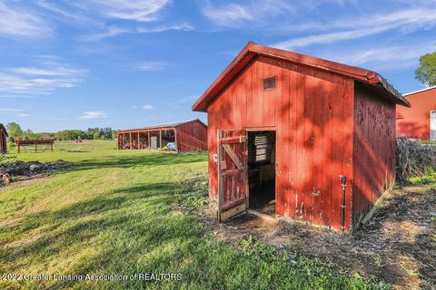 10825 W Herbison Rd, Eagle, MI 48822 photo 30