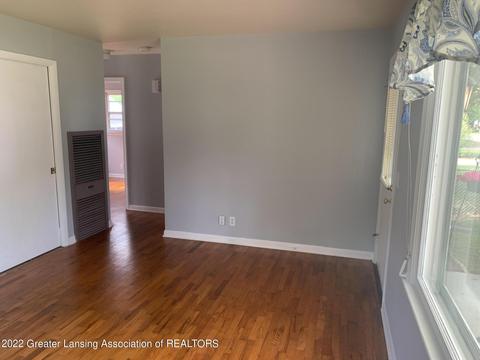 3227 Sheffer Ave, Lansing, MI 48906 photo 9