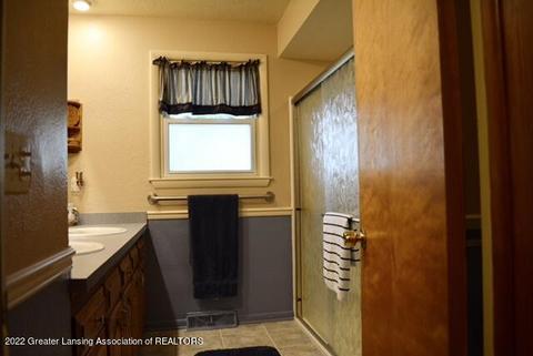 3560 Twilight Ln, Lansing, MI 48906 photo 12