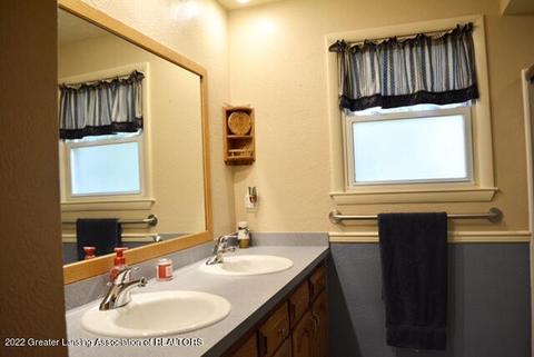 3560 Twilight Ln, Lansing, MI 48906 photo 11
