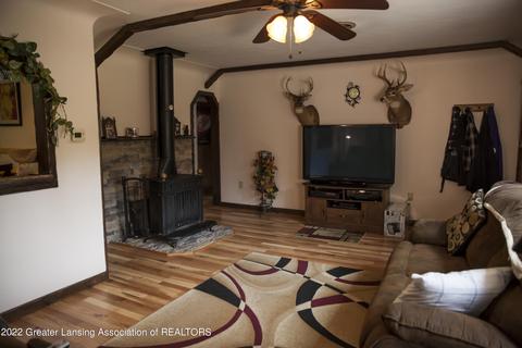 304 Pine St, Dimondale, MI 48821 photo 5