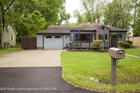 304 Pine St, Dimondale, MI 48821 photo 1