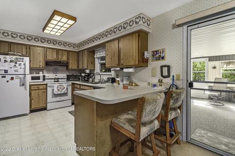 2191 Dean Ave, Holt, MI 48842 photo 9