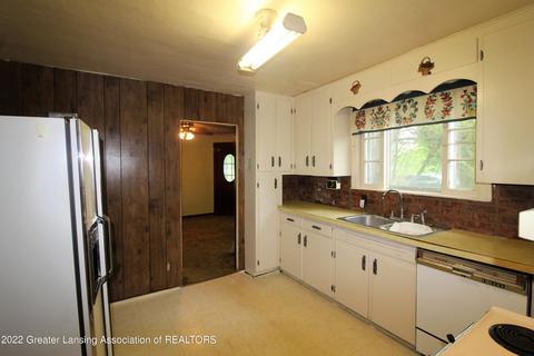 1298 E Maple Rapids Rd, Saint Johns, MI 48879 photo 9