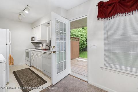6343 Beechfield Dr, Lansing, MI 48911 photo 8