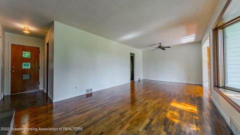 2323 E Libbie Dr, Lansing, MI 48917 photo 6