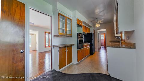 2323 E Libbie Dr, Lansing, MI 48917 photo 9