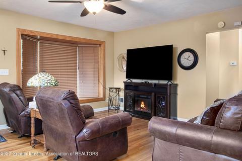 925 Fitting Ave, Lansing, MI 48917 photo 2