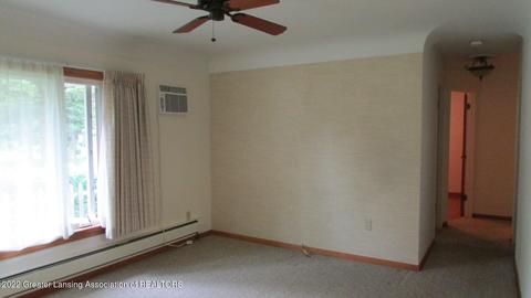 121 Rayner St, Mason, MI 48854 photo 5