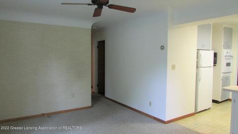 121 Rayner St, Mason, MI 48854 photo 4
