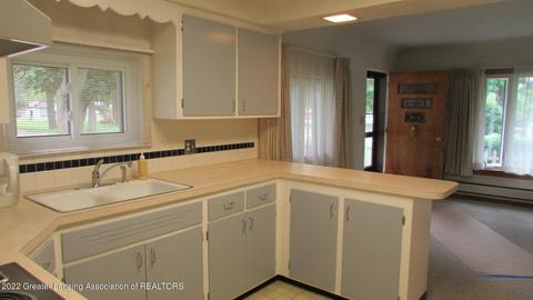 121 Rayner St, Mason, MI 48854 photo 8