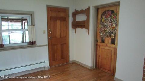 121 Rayner St, Mason, MI 48854 photo 3