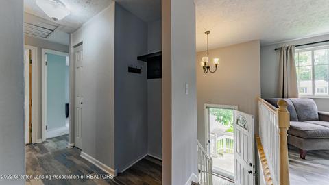 1832 Crest St, Haslett, MI 48840 photo 9
