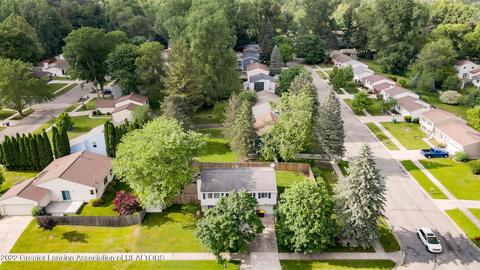 1832 Crest St, Haslett, MI 48840 photo 2